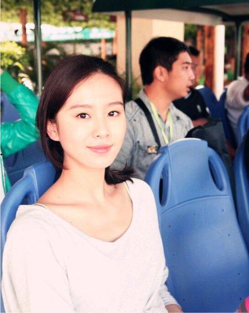 娱乐吃瓜女星加好友,吃瓜女星神秘好友曝光,揭秘背后故事