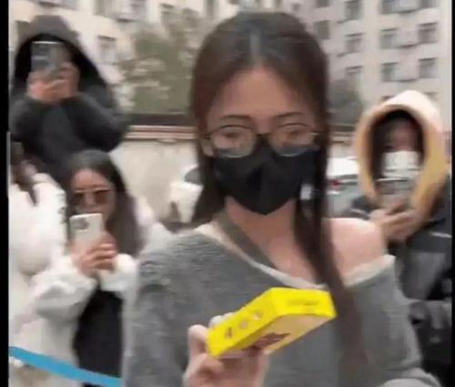 娱乐八卦爆料吃瓜模板,当红明星的惊人往事,你绝对想不到!